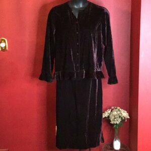 LIZ CLAIBORNE VELVET SKIRT SET SIZE L